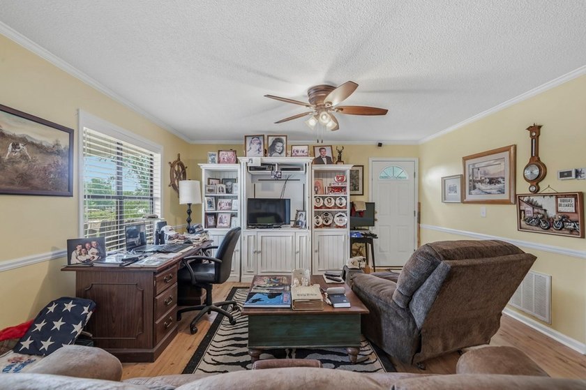 Welcome to 477 Avant Road, where classic Lake Sinclair cottage - photo 4