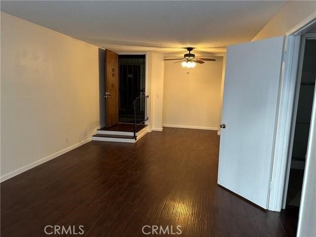 Welcome to this charming and highly desirable first-floor - photo 4