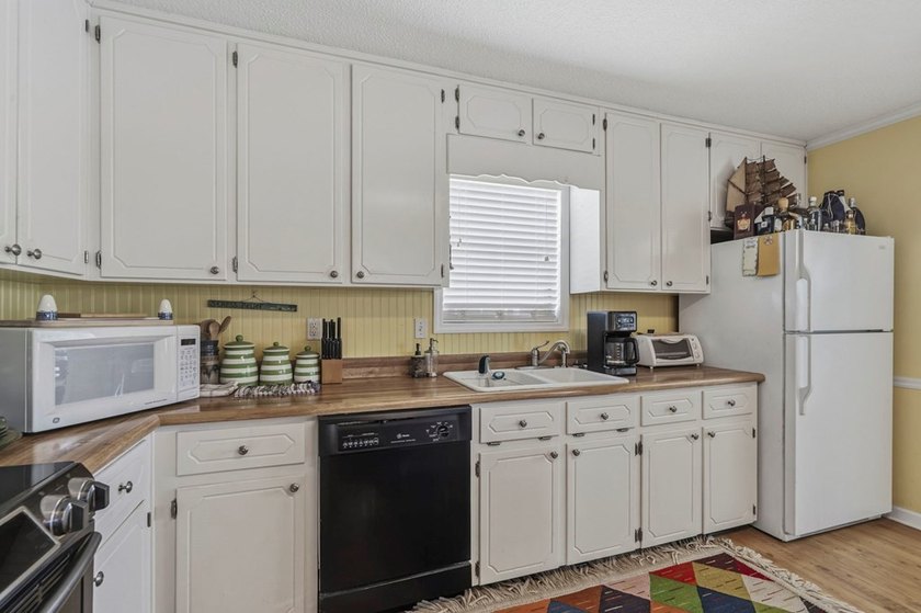 Welcome to 477 Avant Road, where classic Lake Sinclair cottage - photo 8