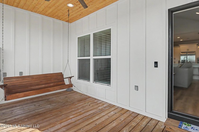 Welcome to your private waterfront escape in one of Bay St - photo 5
