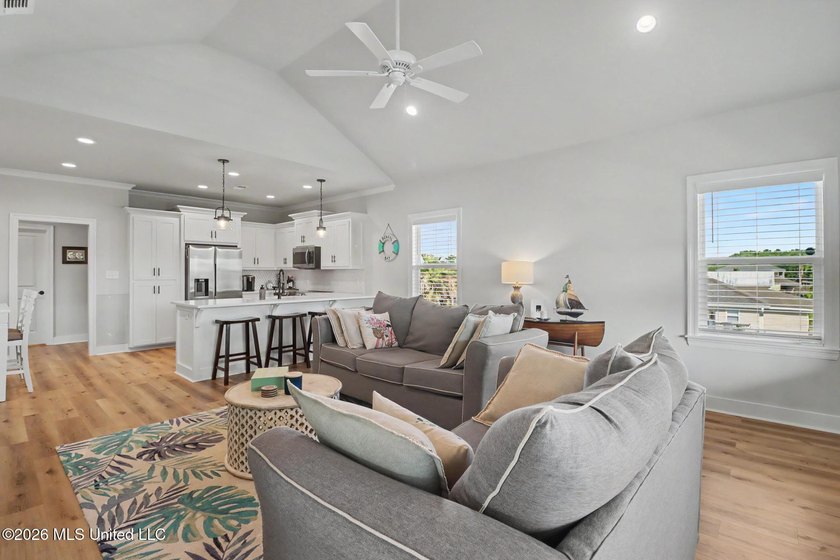 Welcome to your private waterfront escape in one of Bay St - photo 10