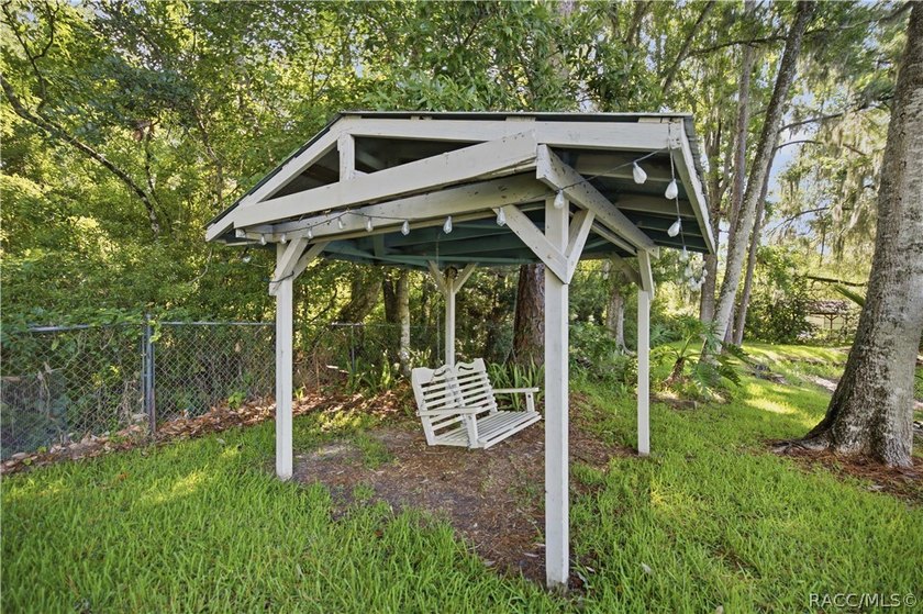 This one is it! Close to town, but still country style living - photo 11