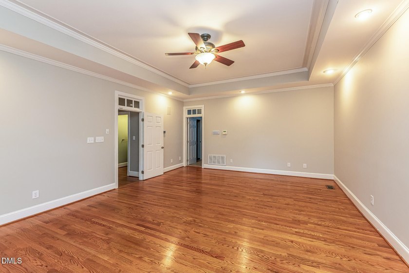 Classic all-brick elegance meets timeless interior craftsmanship - photo 11