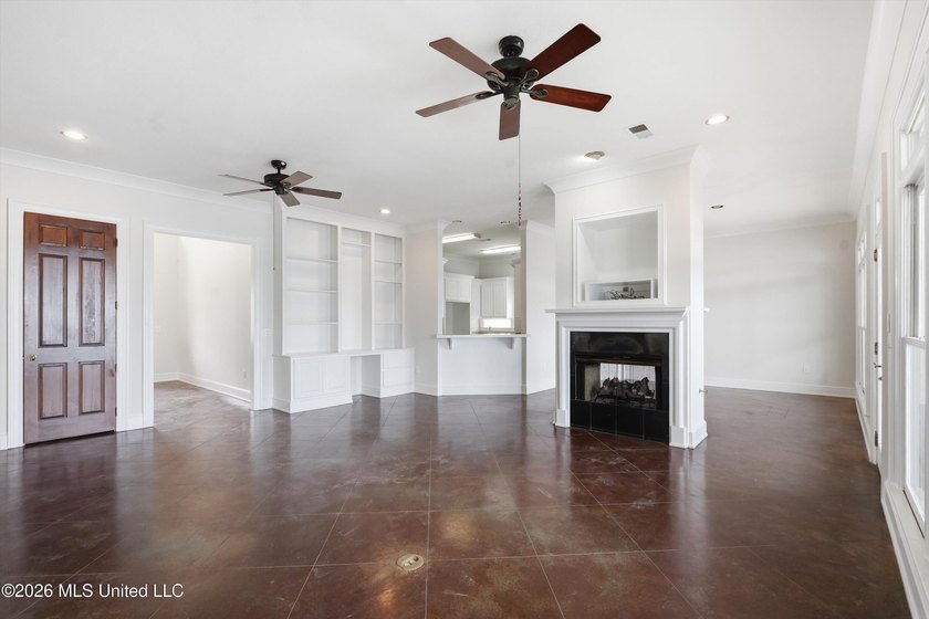 This 3 bedroom 2.5 bath custom built, 1 owner home is ready to - photo 12