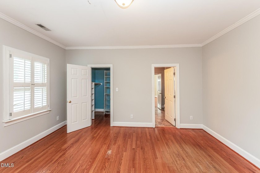 Classic all-brick elegance meets timeless interior craftsmanship - photo 18