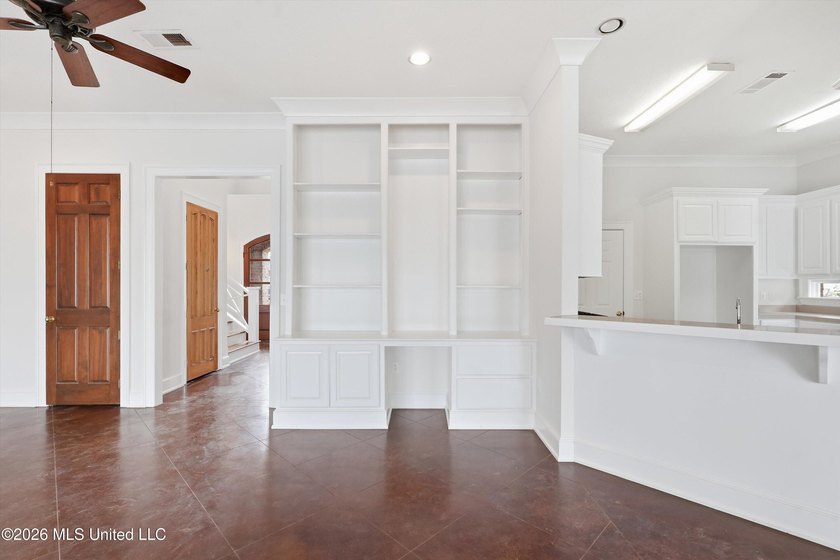 This 3 bedroom 2.5 bath custom built, 1 owner home is ready to - photo 19