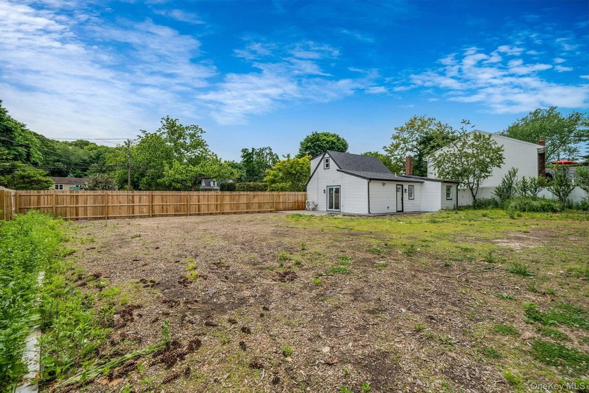 Turnkey Renovated Farmhouse-Style Cape - Elwood School District - photo 23