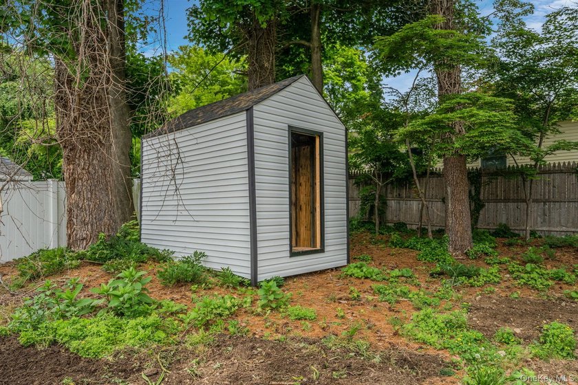 Turnkey Renovated Farmhouse-Style Cape - Elwood School District - photo 24
