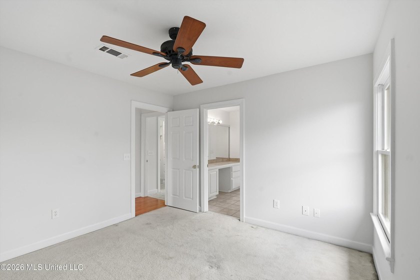 This 3 bedroom 2.5 bath custom built, 1 owner home is ready to - photo 42