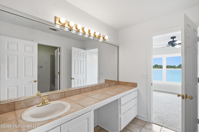 This 3 bedroom 2.5 bath custom built, 1 owner home is ready to - photo 43
