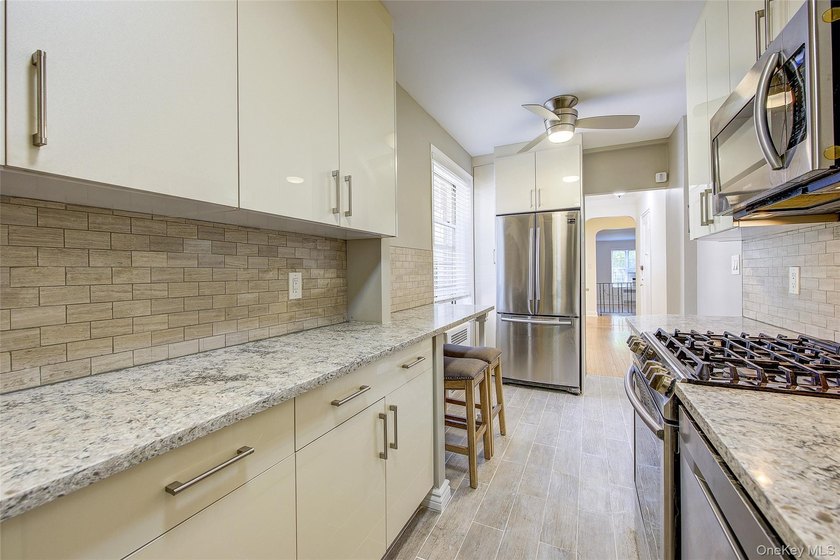Welcome to this stunning 2-Bedroom, 1-Bath apartment in an - photo 23