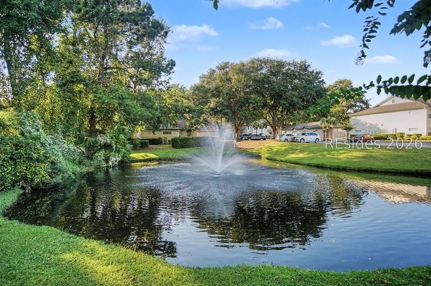 Beautifully updated remodeled second floor Villa. 2 bedrooms, 2 - photo 24