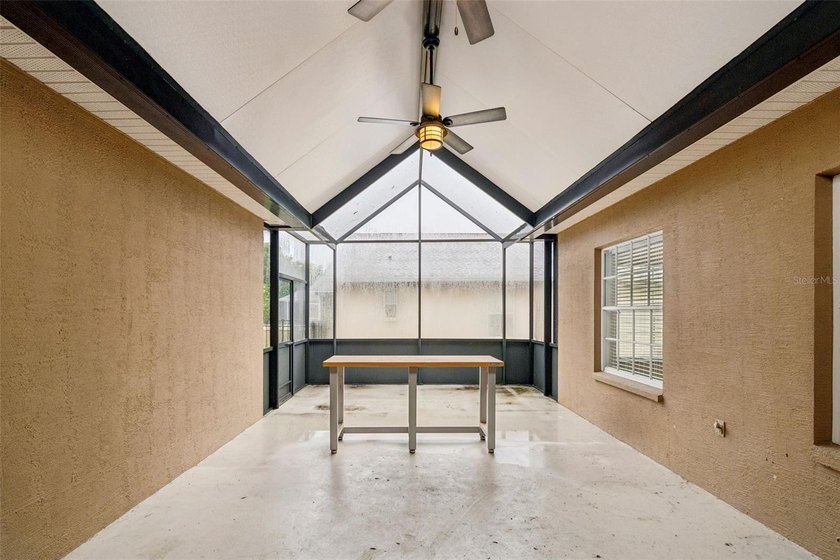 Florida paradise! Welcome home to this impeccably clean - photo 32