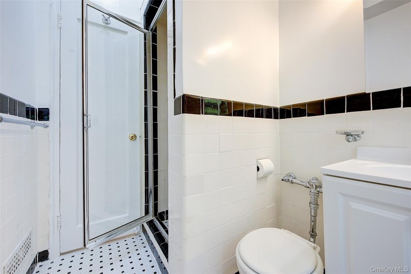 Welcome to this stunning 2-Bedroom, 1-Bath apartment in an - photo 32
