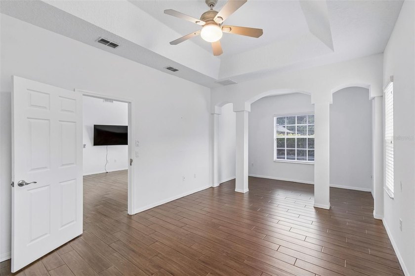 Florida paradise! Welcome home to this impeccably clean - photo 35