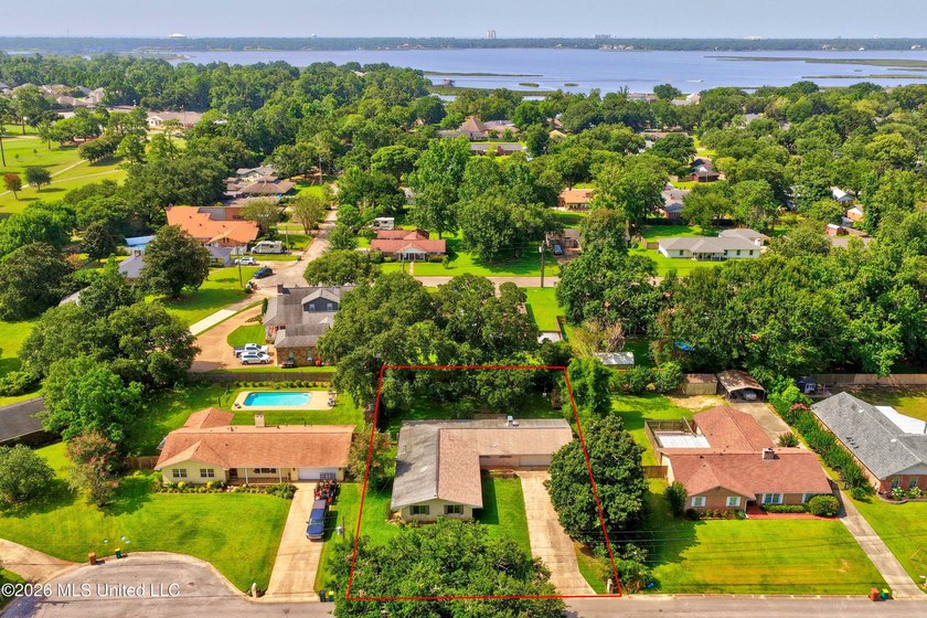 Welcome to one of North Biloxi's most sought-after - photo 36