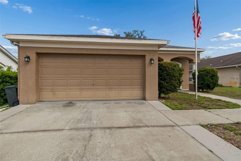 Florida paradise! Welcome home to this impeccably clean - photo 46