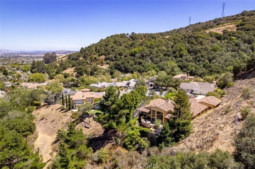 Maison du Soleil-perched in the highly desirable Royal Heights - photo 3