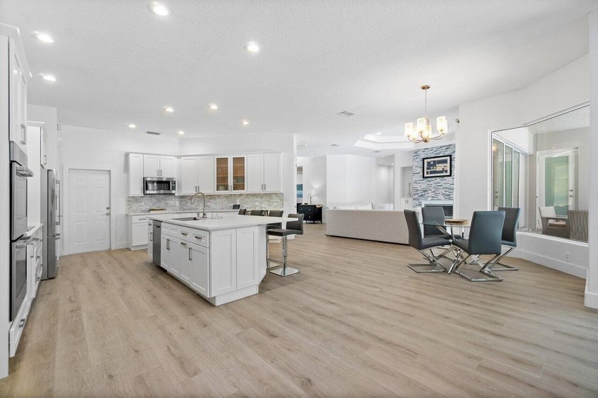 Beautiful, completely renovated,single family home in the quaint - photo 9