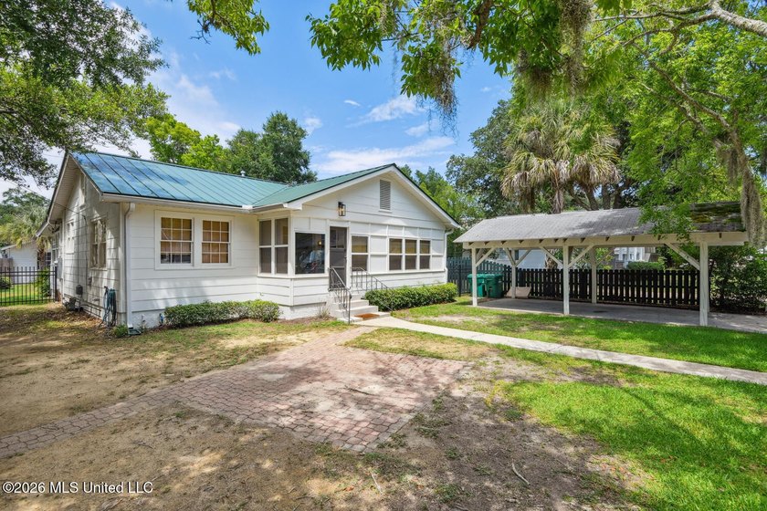 Timeless Coastal Charm Meets Investment Opportunity! Just steps - photo 3