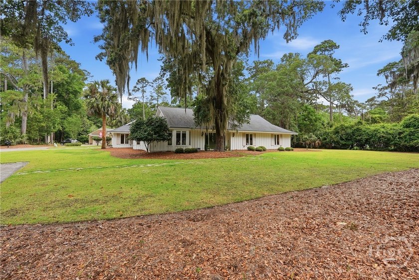Welcome to 1 Bray Lane - a fully renovated, single-story home - photo 3