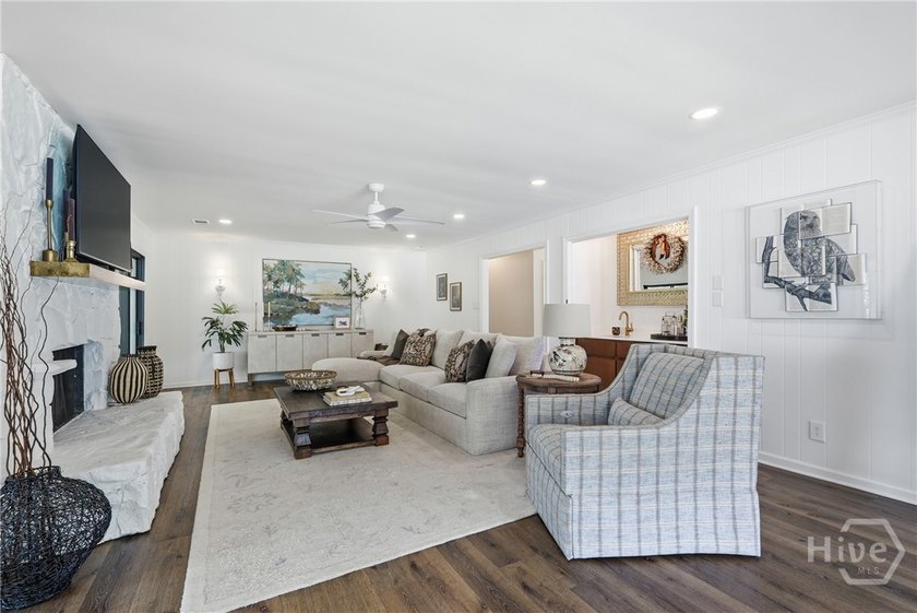Welcome to 1 Bray Lane - a fully renovated, single-story home - photo 10