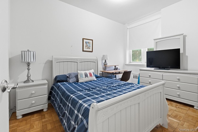 Spacious two-bedroom conveniently located on a dead-end - photo 12