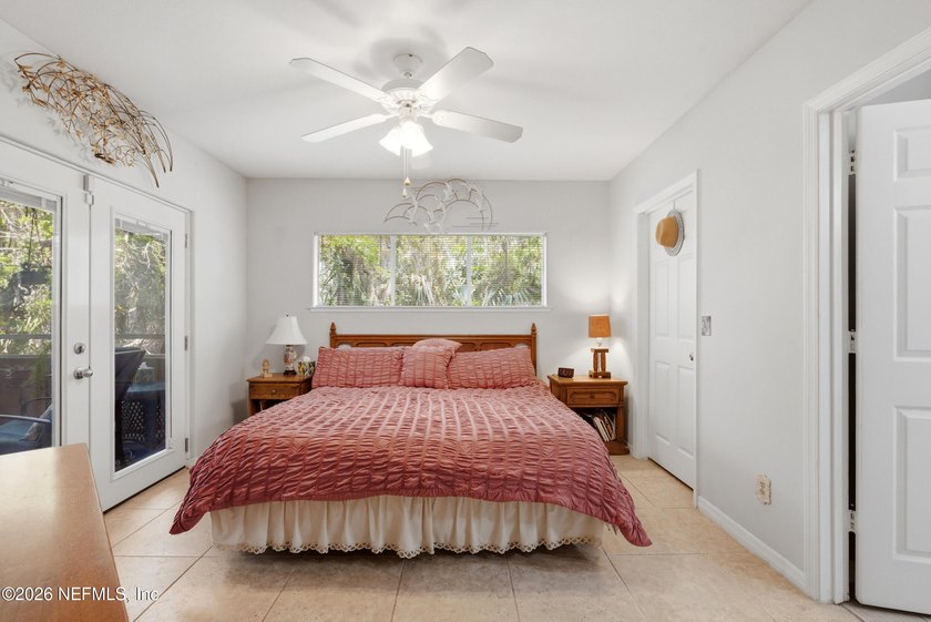 Beautifully curated 3BR/2BA ground-floor condo in the - photo 12