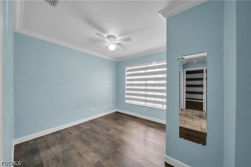 Welcome to this beautifully maintained 4-bedroom, 2-bathroom - photo 19