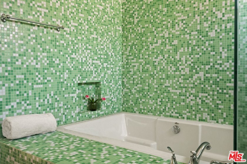 Welcome to 1076 Palms Boulevard - a rare architectural compound - photo 11