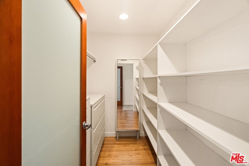 Welcome to 1076 Palms Boulevard - a rare architectural compound - photo 13