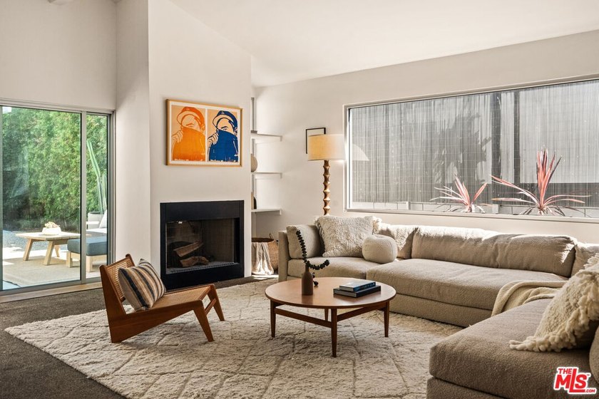 Welcome to 1076 Palms Boulevard - a rare architectural compound - photo 17
