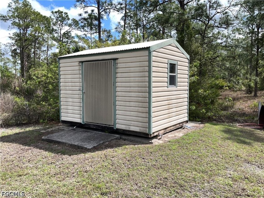 Very nice, 3 bedroom, 3 bath with two suites, two screen porches - photo 22
