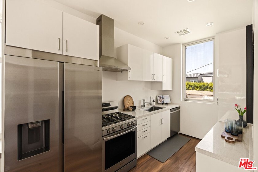 Welcome to 1076 Palms Boulevard - a rare architectural compound - photo 31