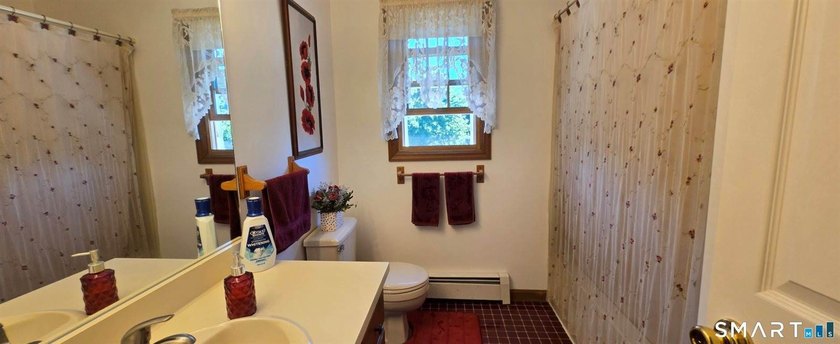 Opportunity awaits in this 3-bedroom Colonial located on a quiet - photo 33