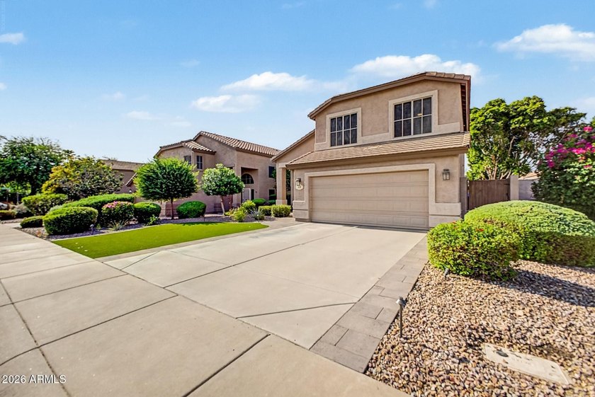 Welcome to this beautifully maintained, original-owner residence - photo 4