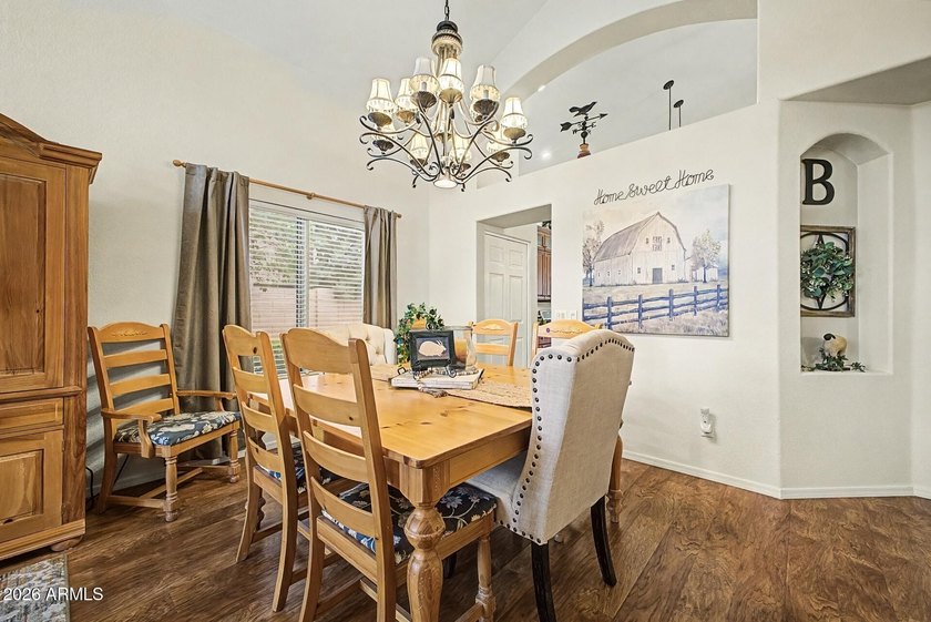Welcome to this beautifully maintained, original-owner residence - photo 10