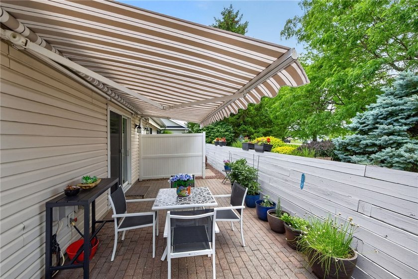 RARE OPPORTUNITY! Move-in ready, one-floor living in the heart - photo 13
