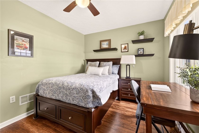 RARE OPPORTUNITY! Move-in ready, one-floor living in the heart - photo 21