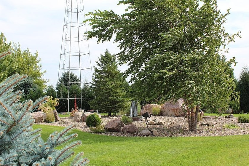 Owatonna Campus Opportunity - 7.6 Acres | 11,000+ SF building - photo 4