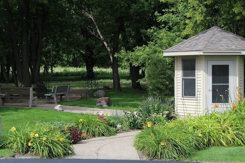 Owatonna Campus Opportunity - 7.6 Acres | 11,000+ SF building - photo 7