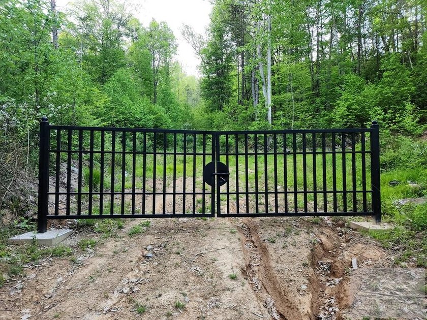 Welcome to Mountain Creek Meadow, offering 23.5 unrestricted - photo 8