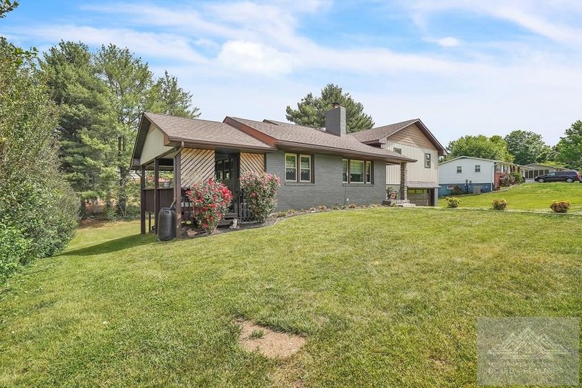 Beautifully renovated tri-level home offering space, comfort - photo 3