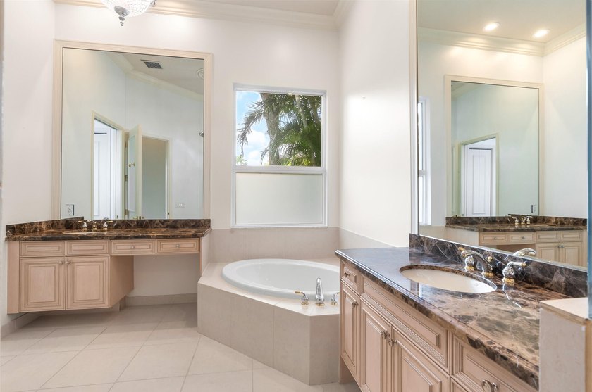 Immaculate, move-in ready home surrounded by beautiful lake and - photo 12