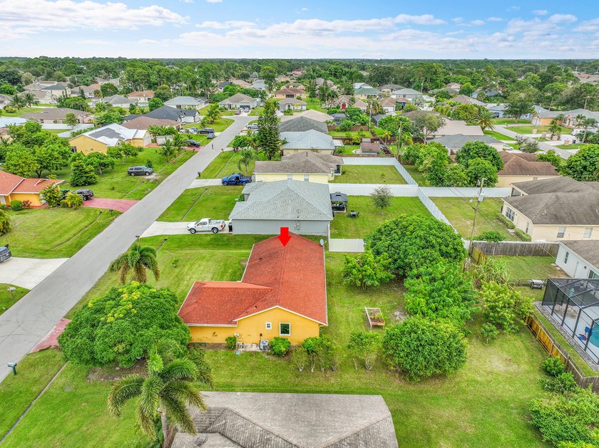 Welcome to your new home a beautifully maintained 3 bedroom, 2 - photo 37