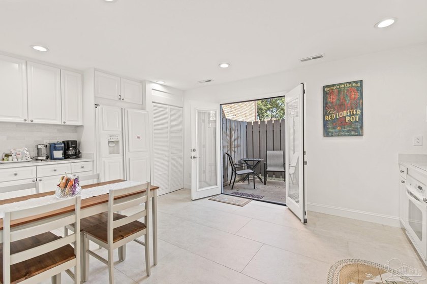 Light-Filled, Fully Remodeled Townhome in Perdido Bay Country - photo 6