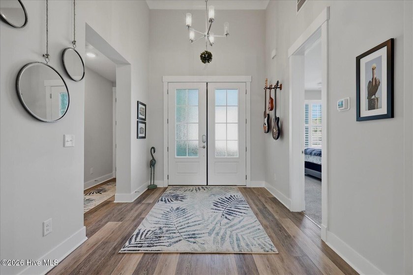 PRICE IMPROVEMENT TO $699,000! Motivated sellers invite all - photo 11