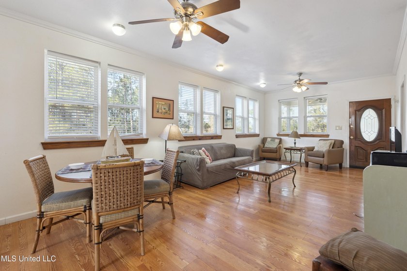 Classic elevated coastal cottages at 10450 MS 603 in Bay St - photo 14