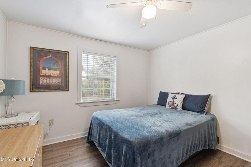 Classic elevated coastal cottages at 10450 MS 603 in Bay St - photo 23