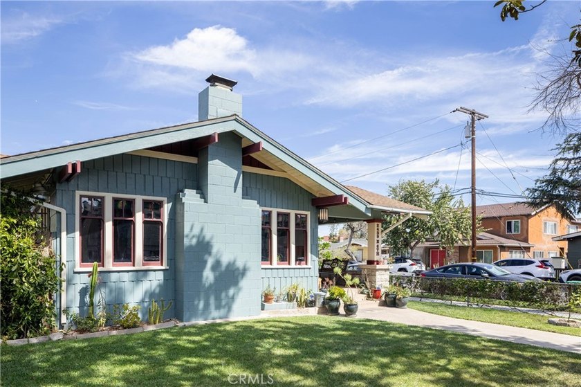 One of a Kind! Wood shingled Craftsman Bungalow located on a - photo 3